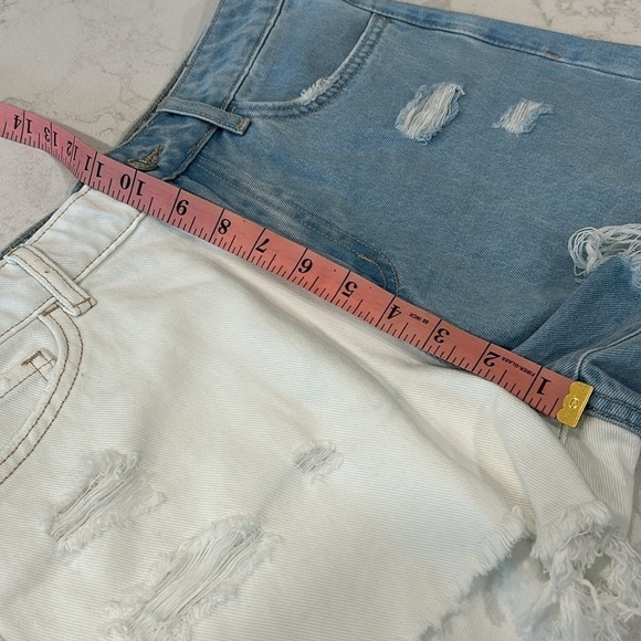Vervet Rebecca Colorblock Denim Blue & White High Rise Distressed Shorts Size S - Picture 10 of 11